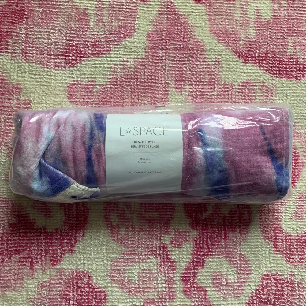 NWT L*Space Tie Dye Fringe Beach Towel